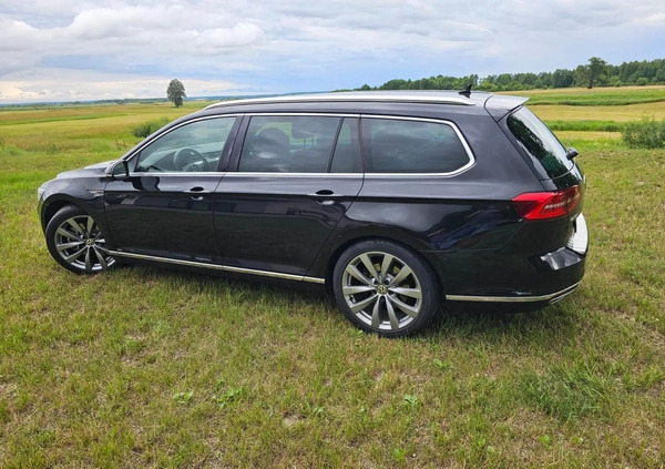 Volkswagen Passat cena 58999 przebieg: 229000, rok produkcji 2015 z Łomża małe 277